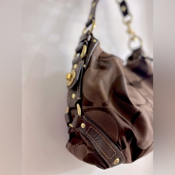 Coach Carly Signature Hobo Shoulder bag 12” X 9” approxi.. Excellent Condition - Picture 10 of 14